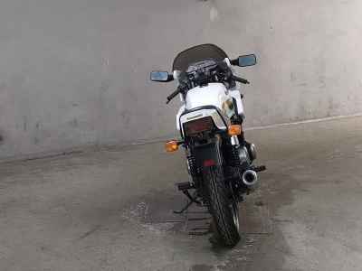 Kawasaki GPZ750 2024