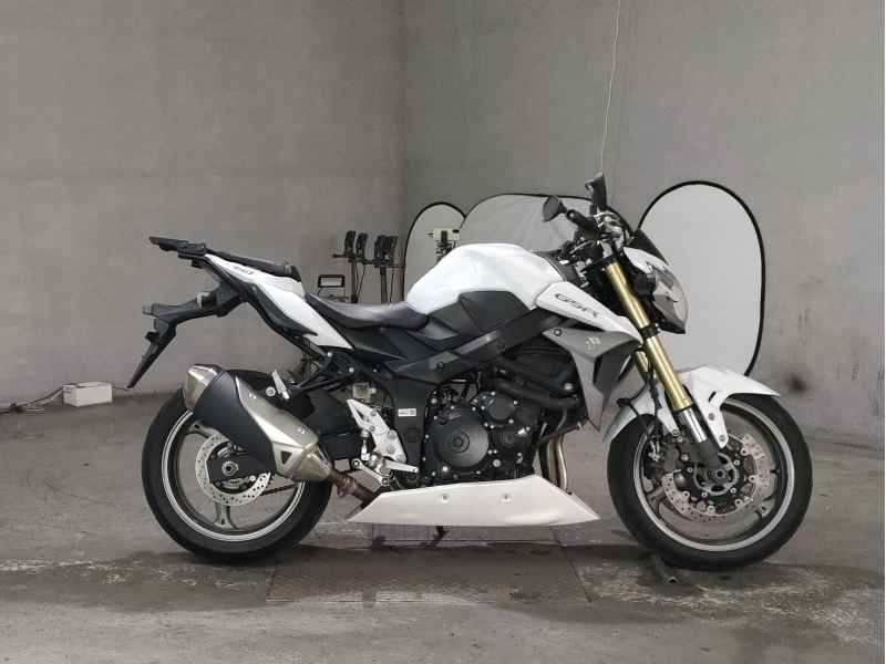Suzuki GSR750 2013