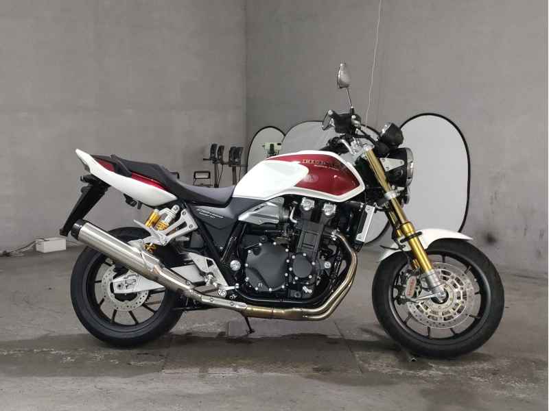 Honda CB1300SF 2025