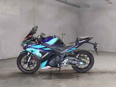 Yamaha YZF-R25 2016