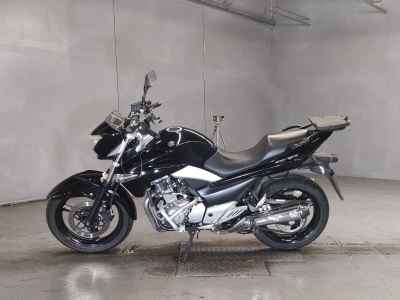 Suzuki GSR250
