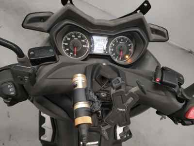 Yamaha XMAX 250