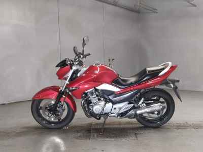 Suzuki GSR250