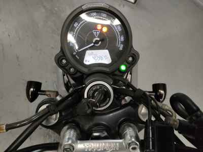 Triumph Street Twin 2021