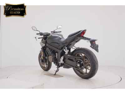 Honda CB650R E-Clutch 2024