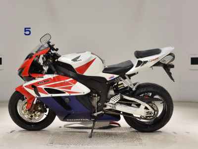 Honda CBR1000RR 2005