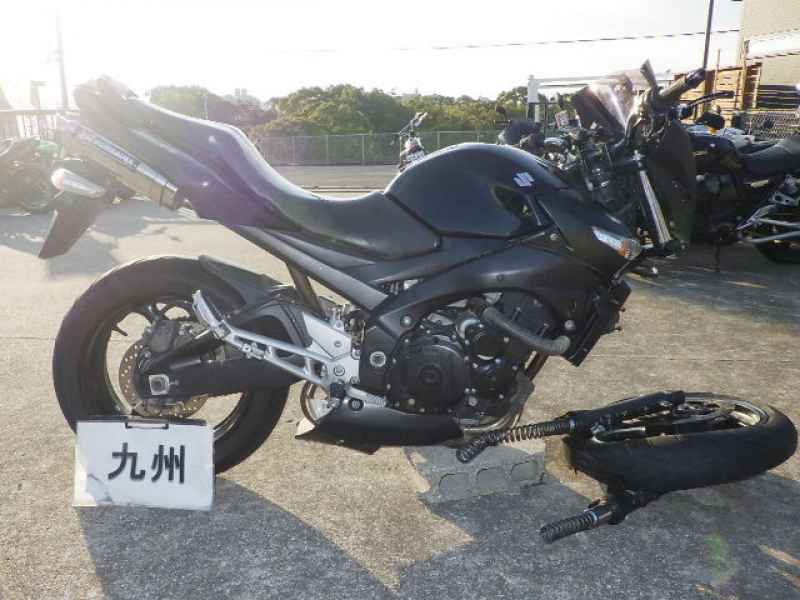 Suzuki GSR400 2009