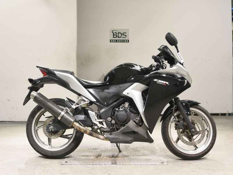 Honda CBR250R 2011