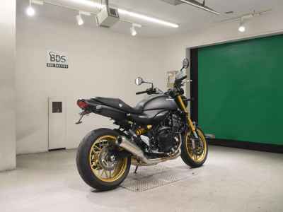 Kawasaki Z900RS 2025