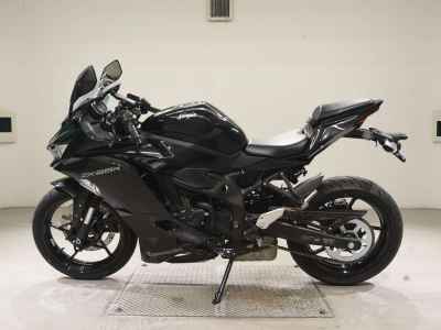 Kawasaki Ninja ZX-25R 2021