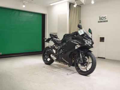 Kawasaki Ninja ZX-25R 2021