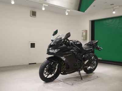 Kawasaki Ninja ZX-25R 2021