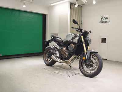 Honda CB650R E-Clutch 2025