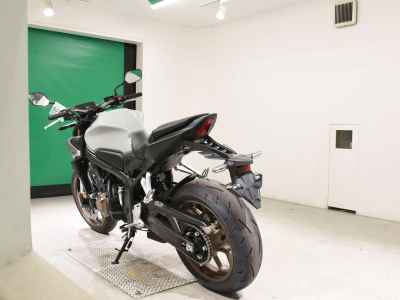 Honda CB650R E-Clutch 2025