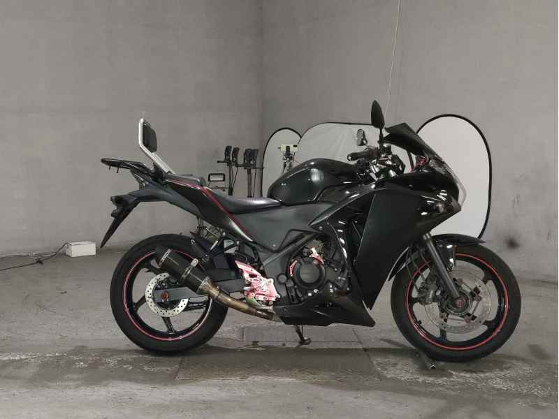 Honda CBR250R 2011