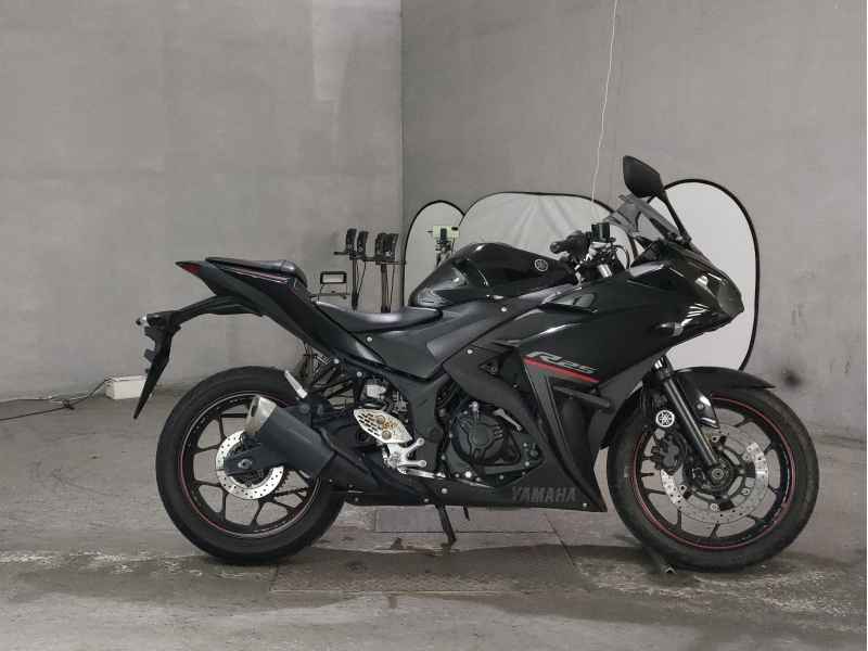 Yamaha YZF-R25 2018