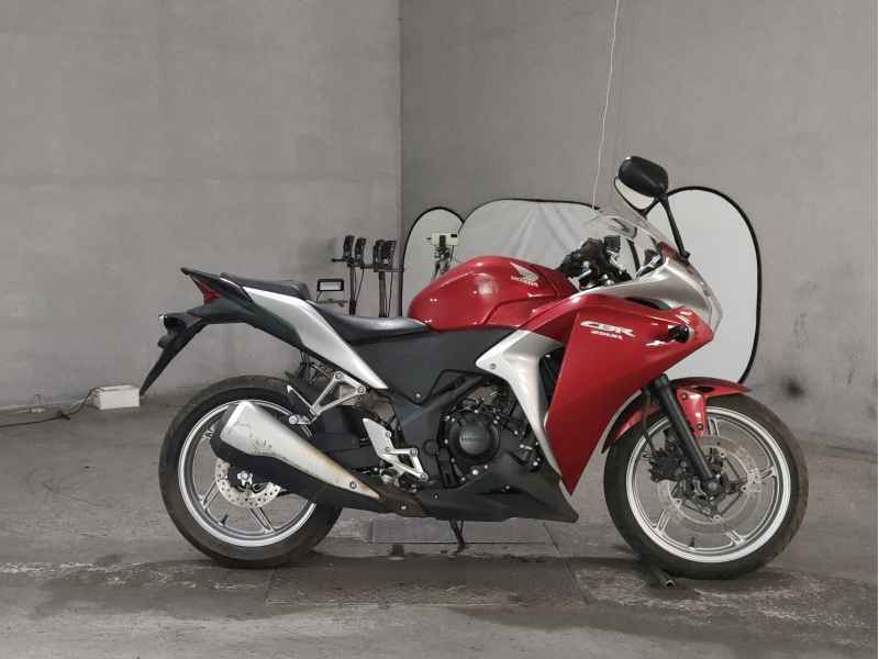 Honda CBR250R 2011
