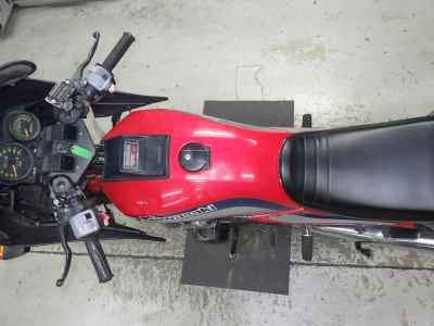 Kawasaki GPZ400 2025