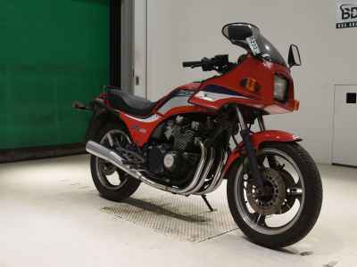 Kawasaki GPZ400 2025