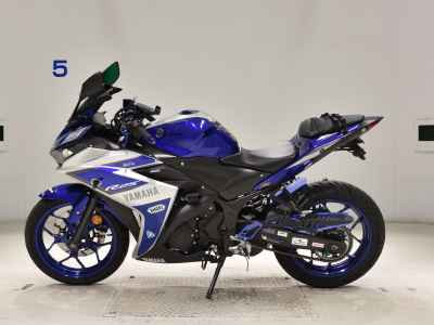 Yamaha YZF-R25 2015