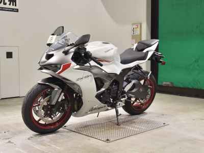 Kawasaki Ninja ZX-6R 2025