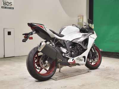 Kawasaki Ninja ZX-6R 2025