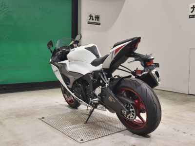 Kawasaki Ninja ZX-6R 2025