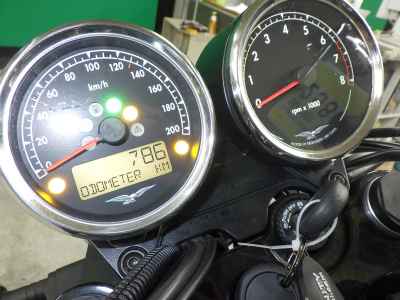 Moto Guzzi V7 Special 2025