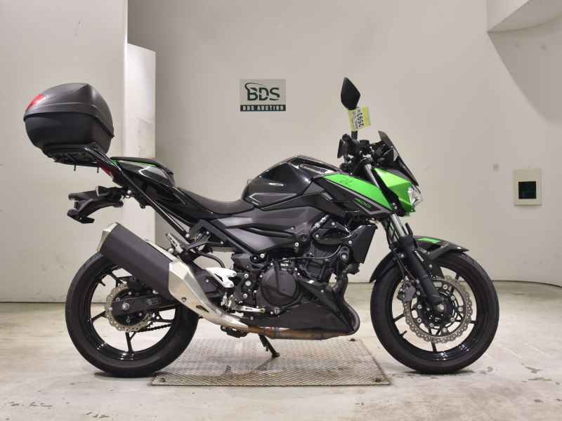 Kawasaki Z400 2022