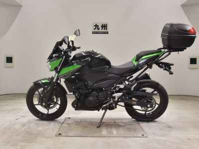 Kawasaki Z400 2022