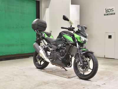 Kawasaki Z400 2022
