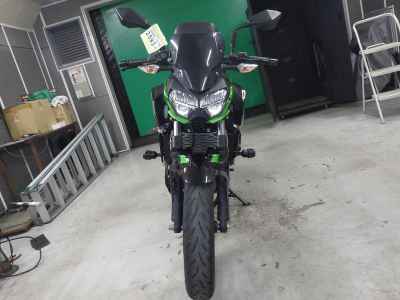 Kawasaki Z400 2022