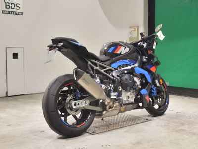 BMW M1000R 2025