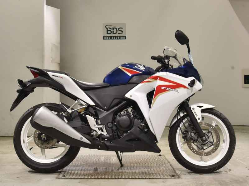 Honda CBR250R 2011