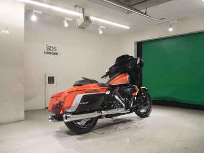 Harley-Davidson FLHXSE1980 CVO 2025