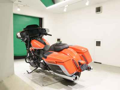 Harley-Davidson FLHXSE1980 CVO 2025