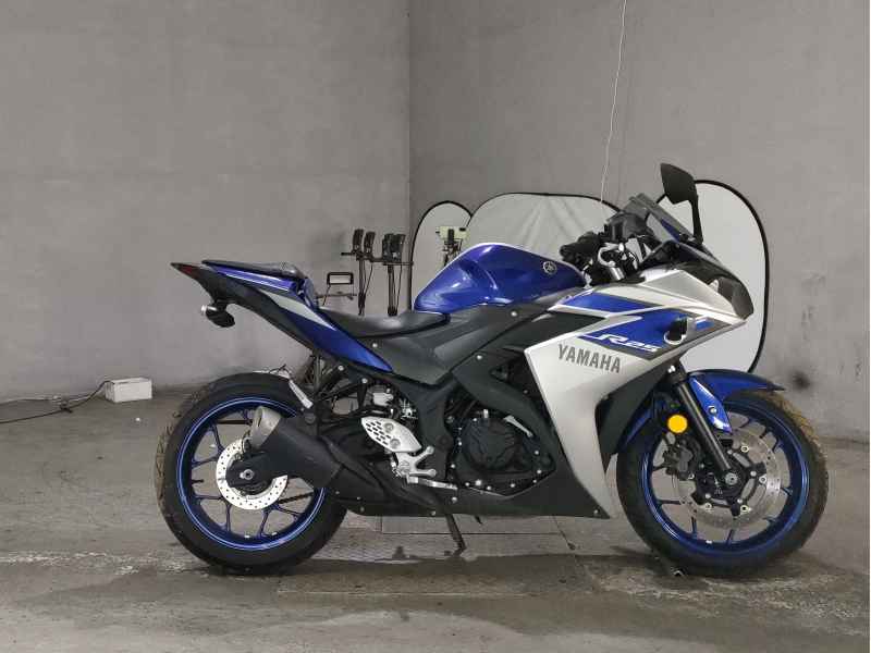 Yamaha YZF-R25 2015