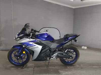 Yamaha YZF-R25 2015