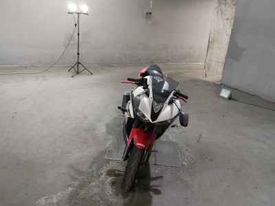 Yamaha YZF-R25 2016