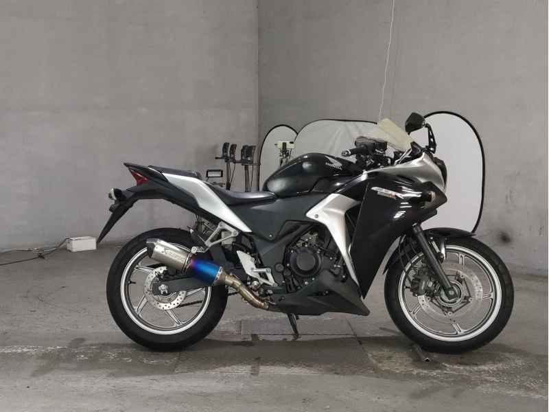 Honda CBR250R 2011