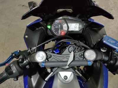 Yamaha YZF-R25 2015