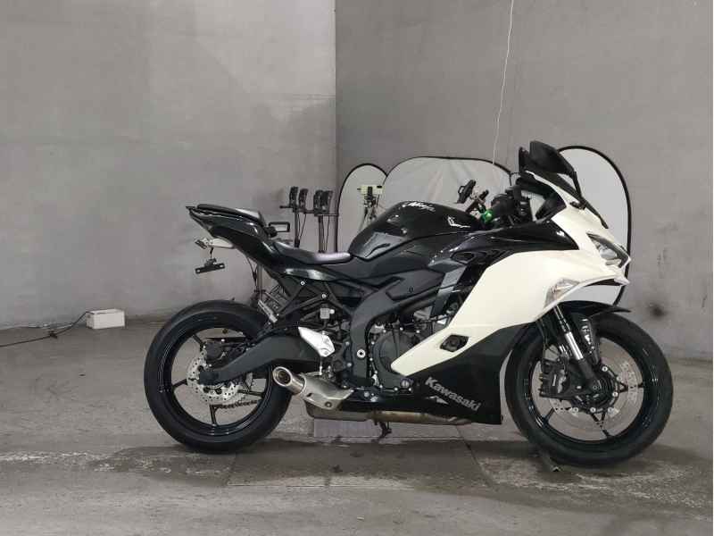 Kawasaki Ninja ZX-25R 2022