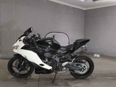 Kawasaki Ninja ZX-25R 2022