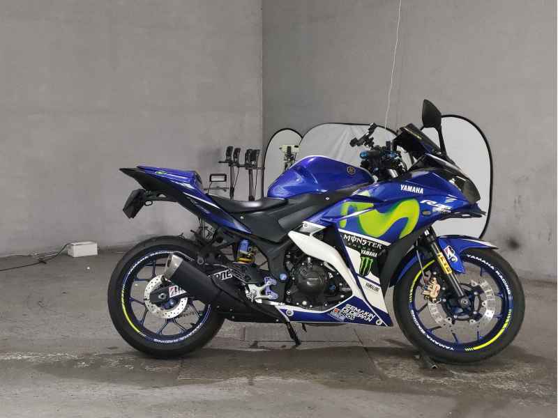 Yamaha YZF-R25 2015