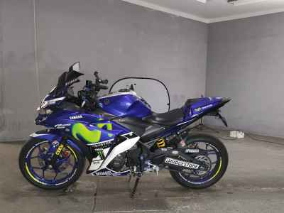 Yamaha YZF-R25 2015
