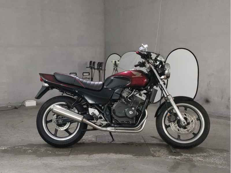 Honda CB250 Jade