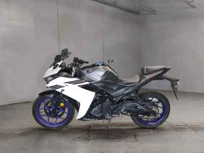 Yamaha YZF-R25 2015