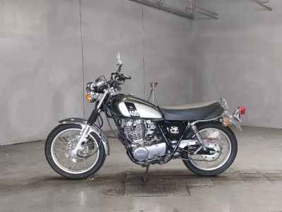 Yamaha SR400 2016