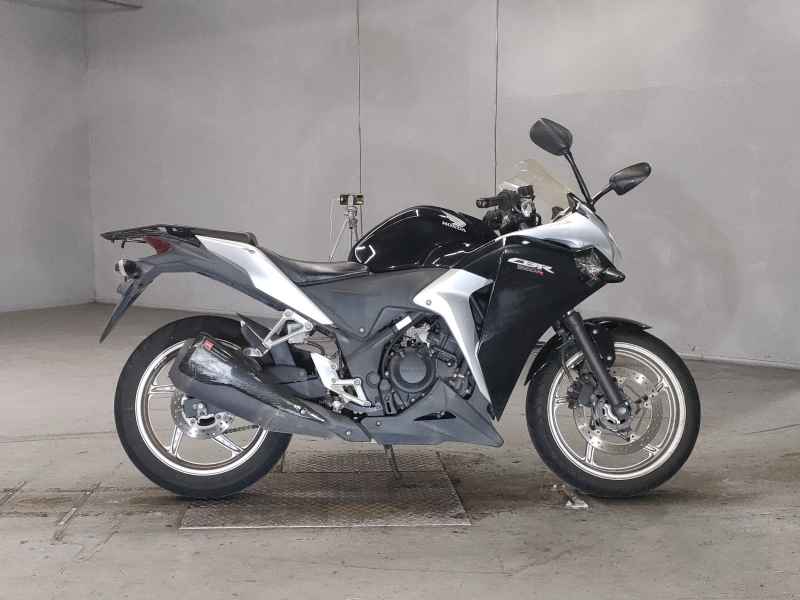 Honda CBR250R 2011