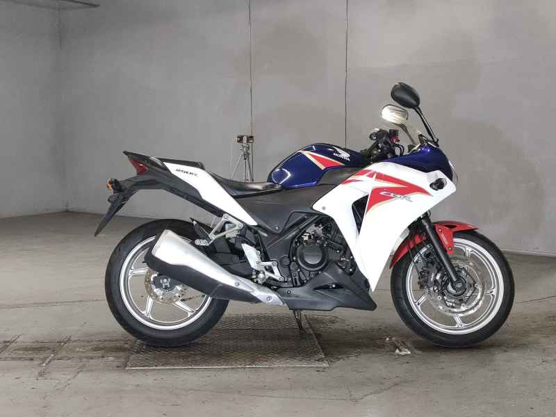 Honda CBR250R 2011